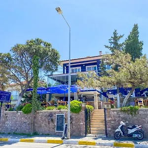 Lacivert Otel Ayvalı